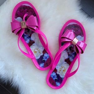 Ted Baker London Pink Flip Flop Sandals //…
